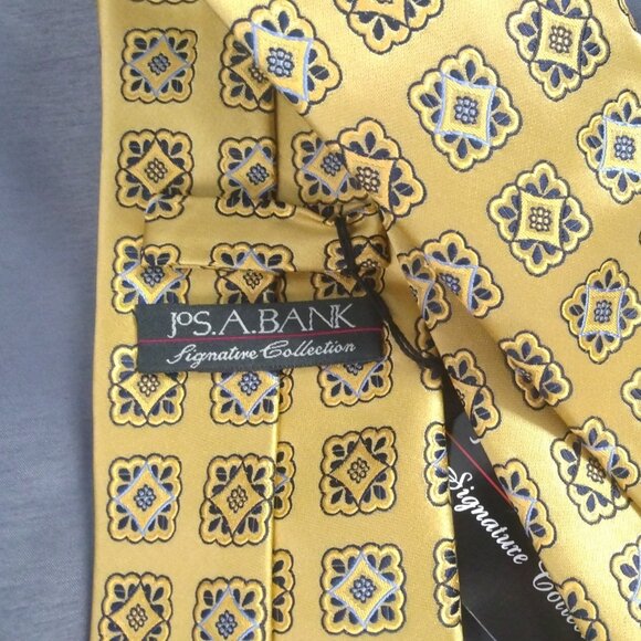 ❤️NWT JOS A BANK SIGNATURE COLLECTION LUXURY 100% Silk Tie Black Lt Blue Gold - Picture 2 of 8